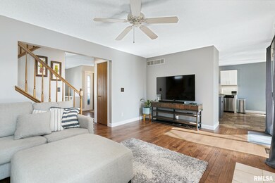 1623 W 44th Ct, Davenport, IA 52806 - photo 4