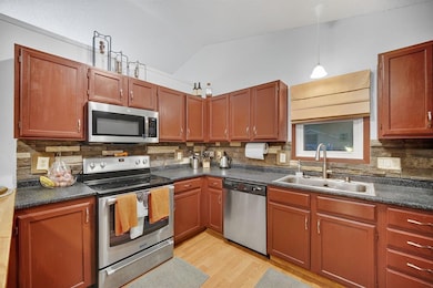 2218 E Caulder Ct, Des Moines, IA 50320 - photo 6