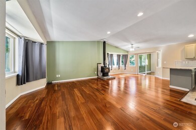 17805 Rising Ct SE, Yelm, WA 98597 - photo 4