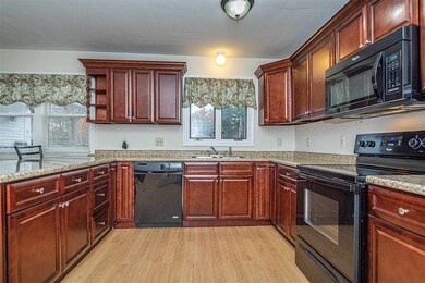 18 Lincoln St, Milford, NH 03055 - photo 5