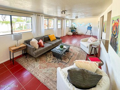 6809-e-hayne-interior-living-room-2