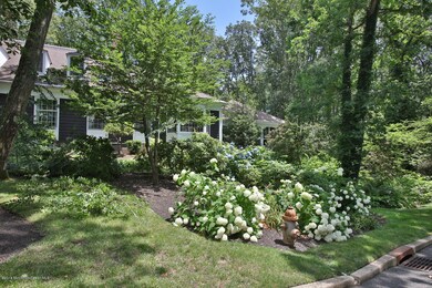 8 Berkeley Square Brielle NJ-large-025-1