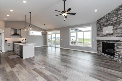 9823 Watermeadow Cir, Johnston, IA 50131 - photo 3