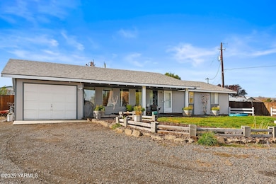 1620 Selah Loop Rd Pickups-9