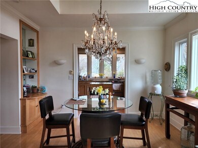 Dining room into kitchen