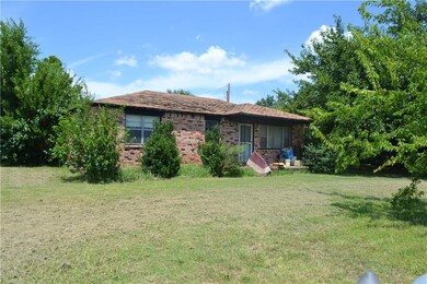 3621 Decker Dr, Moore, OK 73160 - photo 3