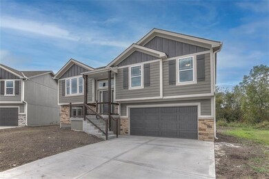 204 Elissa Dr, Raymore, MO 64083 - photo 5