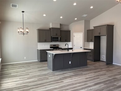 6611 S Yellowood Ave, Broken Arrow, OK 74011 - photo 5