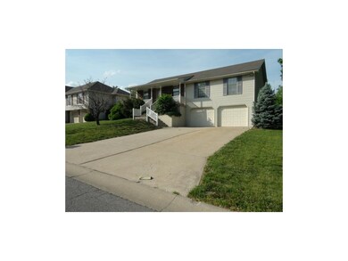 Raised ranch/w automatic garage doors. Extra long 