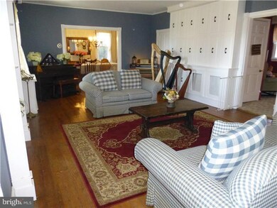 563 Belmont Ave, Southampton, PA 18966 - photo 2