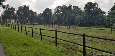 12575 SW 13th St, Davie, FL 33325 - photo 4