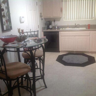 10517 W Mission Ln unit 7, Sun City, AZ 85351 - photo 5