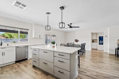 526 N Criss St, Chandler, AZ 85226 - photo 4