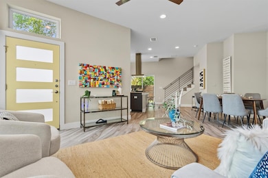 5609 Tura Ln unit A, Austin, TX 78721 - photo 7