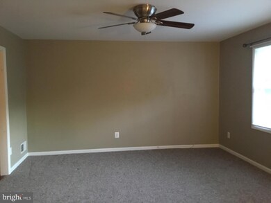 5302 Woodland Blvd, Oxon Hill, MD 20745 - photo 5