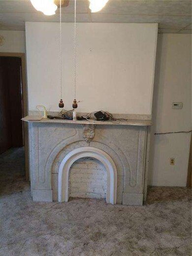 FIREPLACE IN LIVING ROOM
