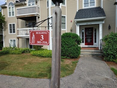 303 Carriage Lane 59 Linden unit 303, Taunton, MA 02780 - photo 2