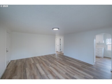 2194 Vaughn Ave NE, Salem, OR 97305 - photo 6