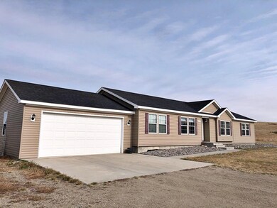 14937 Cochise St, Williston, ND 58801 - photo 5