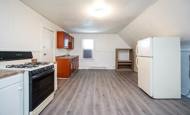 39-41 E Hooker St, Springfield, MA 01107 - photo 2