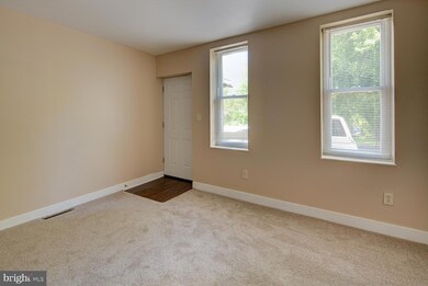 616 Clark St, New Castle, DE 19720 - photo 3