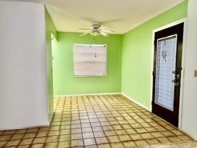 946 Flanders T unit 946 T, Delray Beach, FL 33484 - photo 7