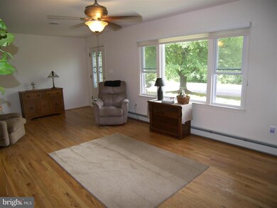 6707 Brooklyn Bridge Rd, Laurel, MD 20707 - photo 6