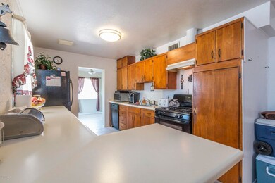 6) KITCHEN