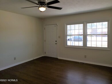 604 Oakwood Ave, Jacksonville, NC 28546 - photo 3