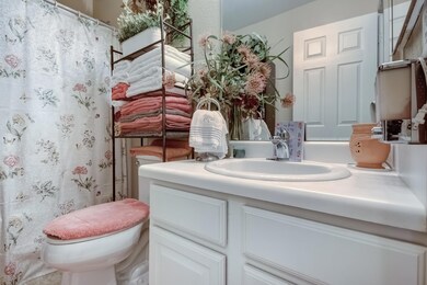 2113 W Central Ave-9