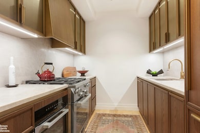 393 W End Ave unit 9B, New York, NY 10024 - photo 3