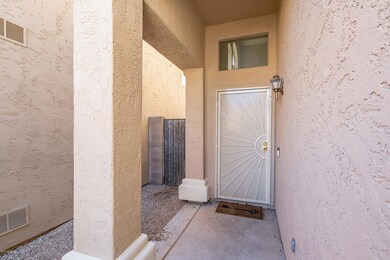04_Front-01