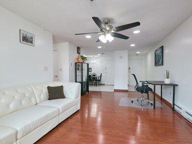 31 Lodgen Ct unit 4H, Malden, MA 02148 - photo 4