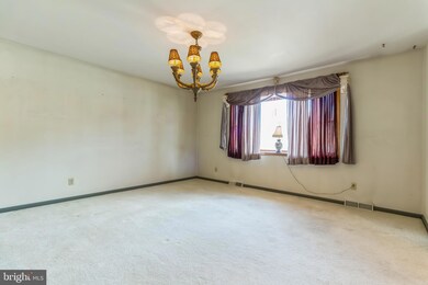 2213 Saint James Dr, Wilmington, DE 19808 - photo 3