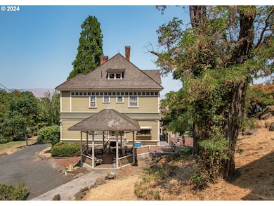 608 W 6th St, the Dalles, OR 97058 - photo 7