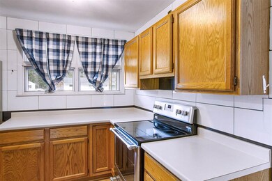 20 Greenlay St, Nashua, NH 03063 - photo 4