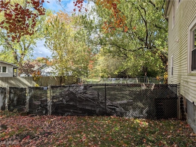 248 Myron St, Hubbard, OH 44425 - photo 4