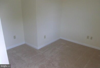 124 Freshwater Dr, Bunker Hill, WV 25413 - photo 5