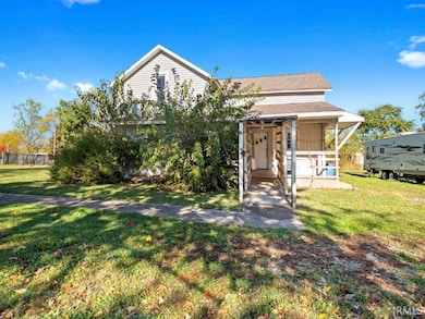 402 W Pleasant St, Churubusco, IN 46723 - photo 3