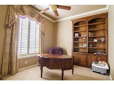 Studio/Study/Office. You will love the natural lig