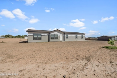 25221 N Mitchell Rd, Paulden, AZ 86334 - photo 3