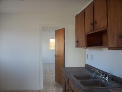10200 Chinaberry Dr, El Paso, TX 79925 - photo 2