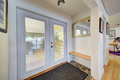 7. foyer with bench