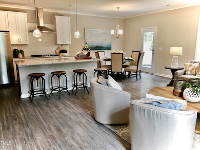 Family-Kitchen-Dinning
