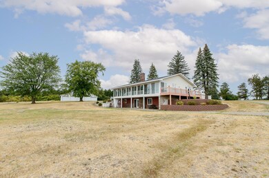 Tons of outbuildings & nothing but privacy!_.jpg