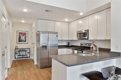 729 Second St unit 9, New Orleans, LA 70130 - photo 3