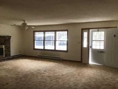 128 Hillcrest Dr, Hawley, PA 18428 - photo 3