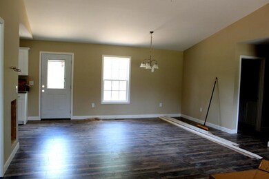 129 Gallaher Ln, Clarkrange, TN 38553 - photo 2