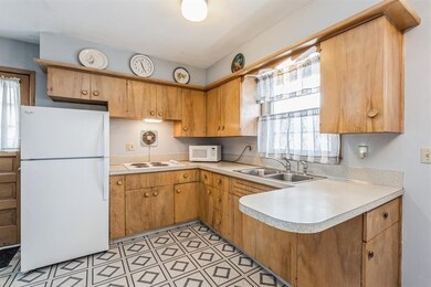 2420 2nd St SW, Cedar Rapids, IA 52404 - photo 5