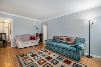 DSC_624Living Room3